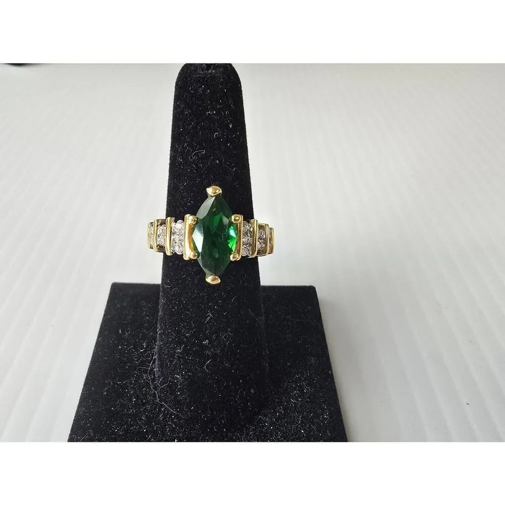 Ring Marquise cut Emerald colored stone Sz 7 3/4